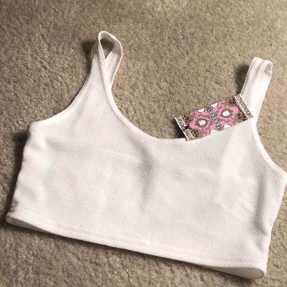 Tops - Crop top/bra like
